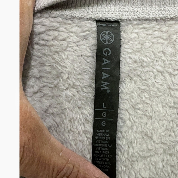 GAIAM Long Sleeve Sweatshirt - Picture 3 of 3